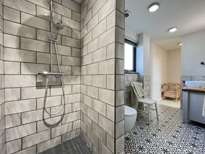 Photo 19- click for photo gallery